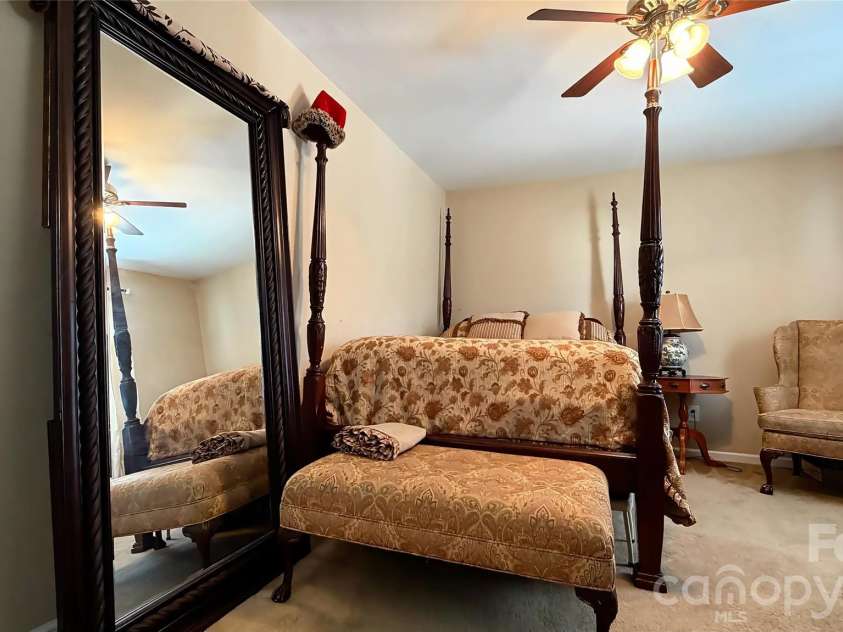 8428 Glaze Court, Charlotte, NC 28269.  MLS# CAR4436551, YatesRealty ID 57900. 