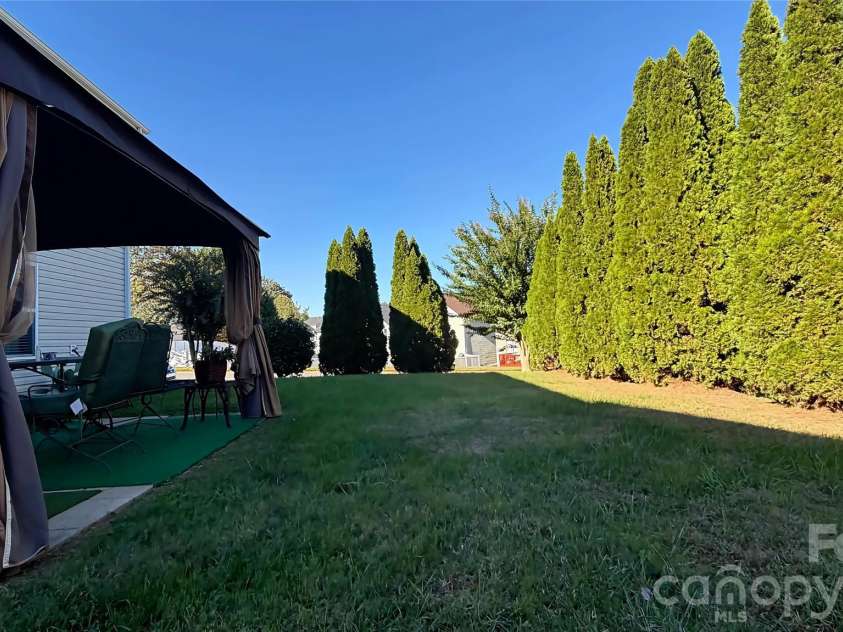8428 Glaze Court, Charlotte, NC 28269.  MLS# CAR4436551, YatesRealty ID 57900. 