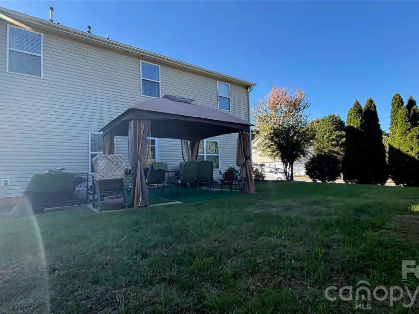 8428 Glaze Court, Charlotte, NC 28269.  MLS# CAR4436551, YatesRealty ID 57900. 