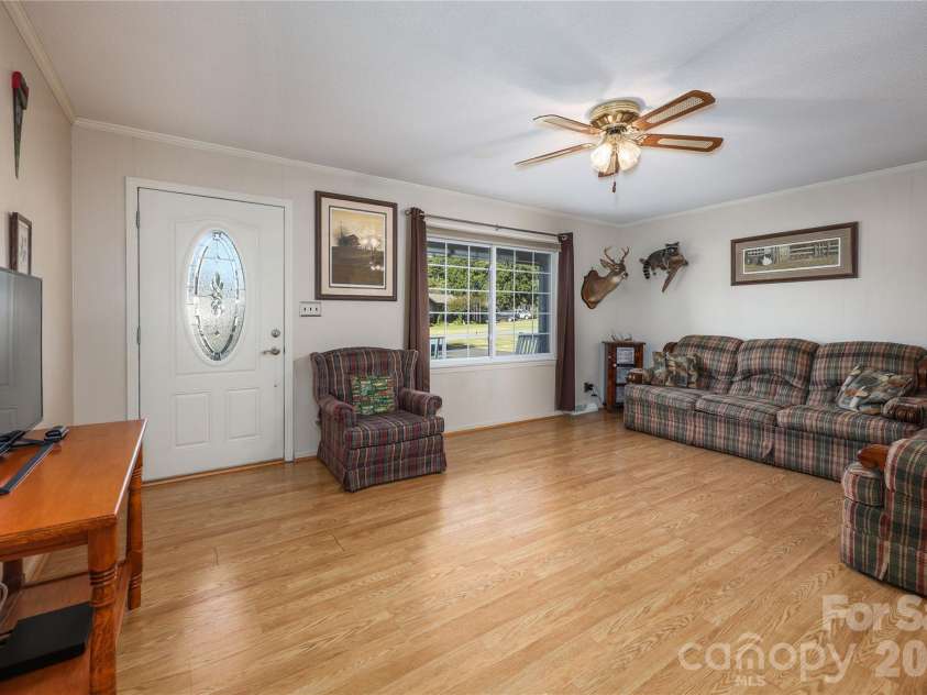 149 Seeley Drive, Denton, NC 27239.  MLS# CAR4435316, YatesRealty ID 57904. 3rd bedroom