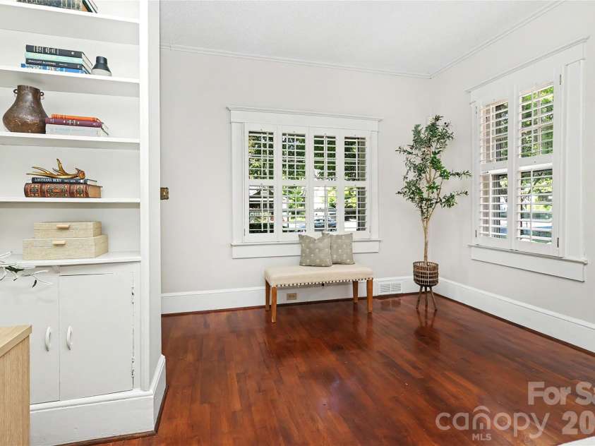 1933 Park Road, Charlotte, NC 28203.  MLS# CAR4435798, YatesRealty ID 57906. 
