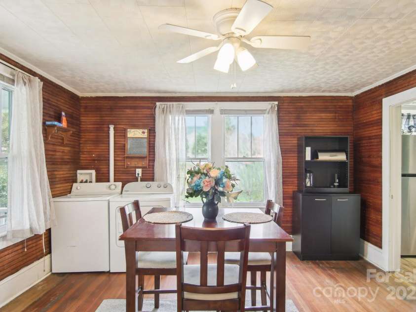 21 Henry Drive, Clyde, NC 28721.  MLS# CAR4243150, YatesRealty ID 5791. 