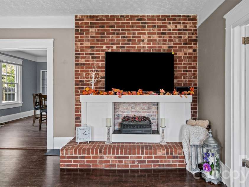 306 Hillcrest Drive, Lexington, NC 27292.  MLS# CAR4436131, YatesRealty ID 57912. 