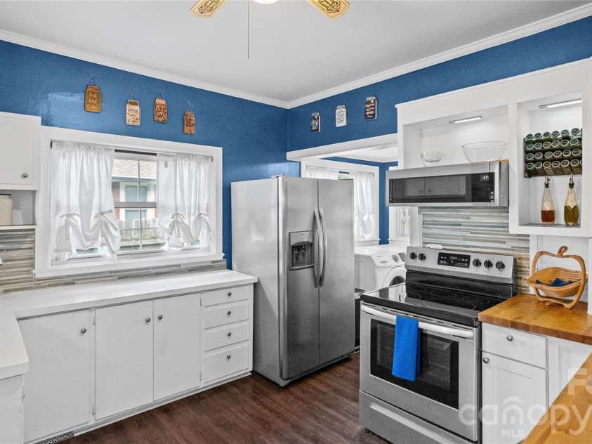 306 Hillcrest Drive, Lexington, NC 27292.  MLS# CAR4436131, YatesRealty ID 57912. 