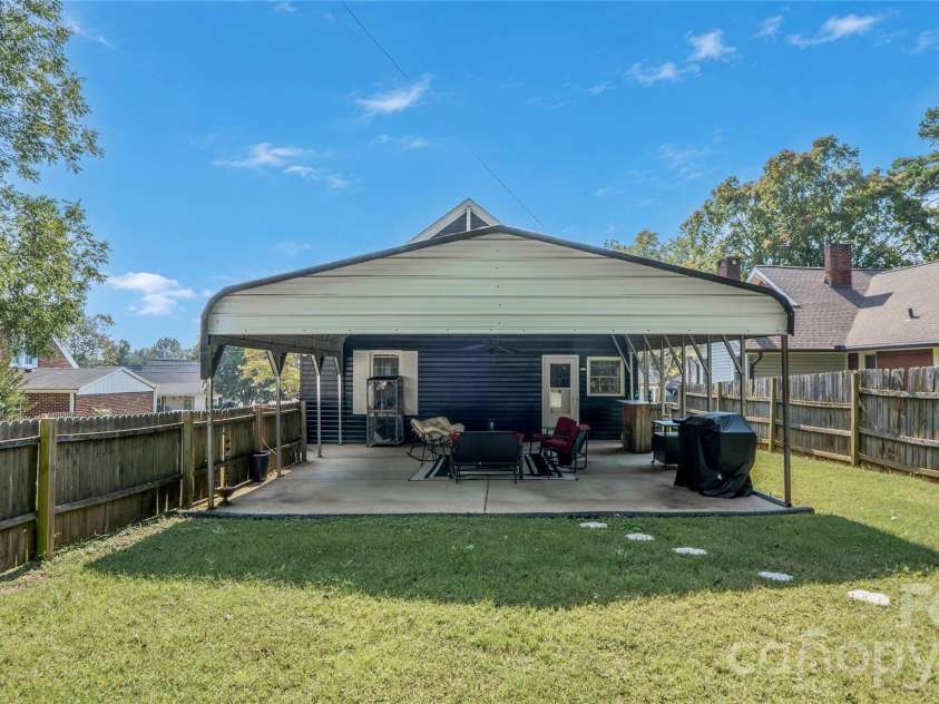 306 Hillcrest Drive, Lexington, NC 27292.  MLS# CAR4436131, YatesRealty ID 57912. 