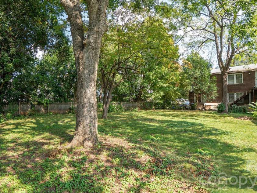 306 Hillcrest Drive, Lexington, NC 27292.  MLS# CAR4436131, YatesRealty ID 57912. 