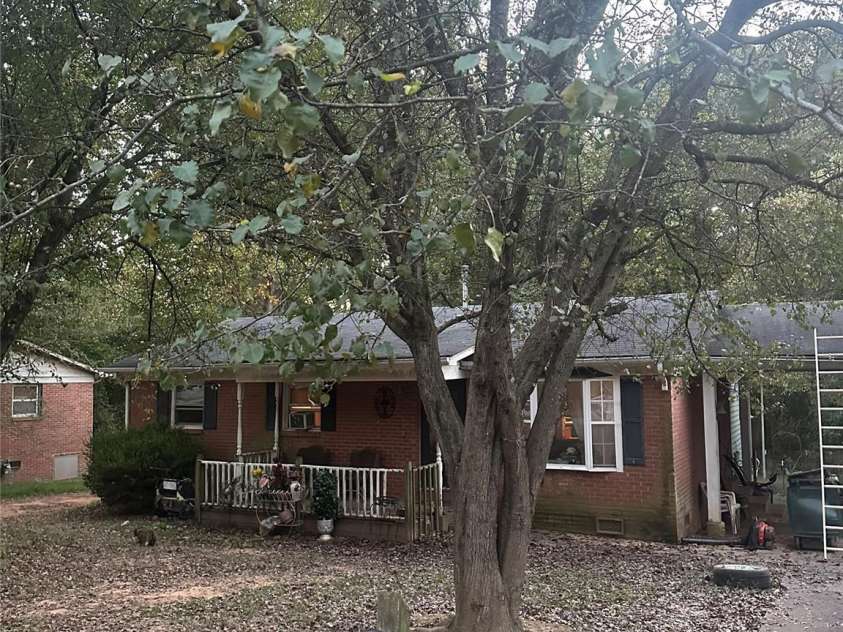 429 McLelland Avenue, Mooresville, NC 28115.  MLS# CAR4436879, YatesRealty ID 57917. Primary