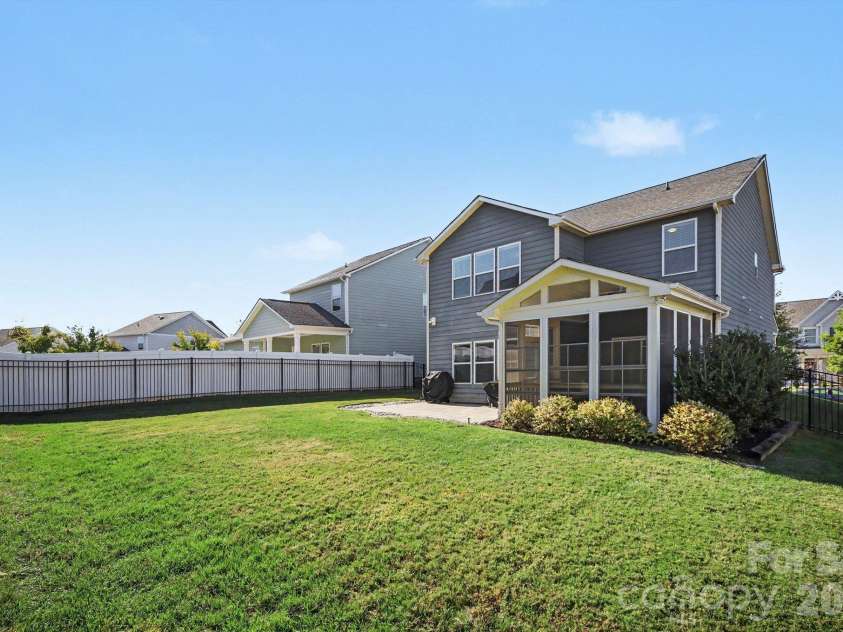 4410 Huntley Glen Drive, Pineville, NC 28134.  MLS# CAR4436263, YatesRealty ID 57919. Backyard