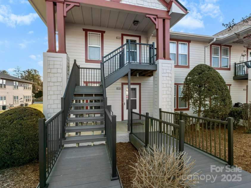 2302 Deermouse Way, Hendersonville, NC 28792.  MLS# CAR4224287, YatesRealty ID 5792. 