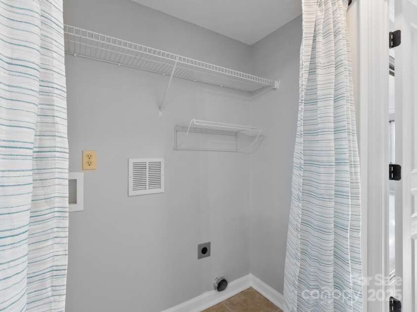 2302 Deermouse Way, Hendersonville, NC 28792.  MLS# CAR4224287, YatesRealty ID 5792. 