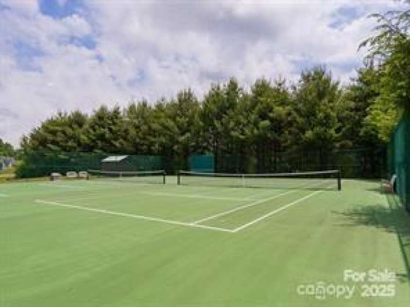 2302 Deermouse Way, Hendersonville, NC 28792.  MLS# CAR4224287, YatesRealty ID 5792. 