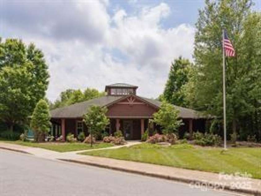 2302 Deermouse Way, Hendersonville, NC 28792.  MLS# CAR4224287, YatesRealty ID 5792. 