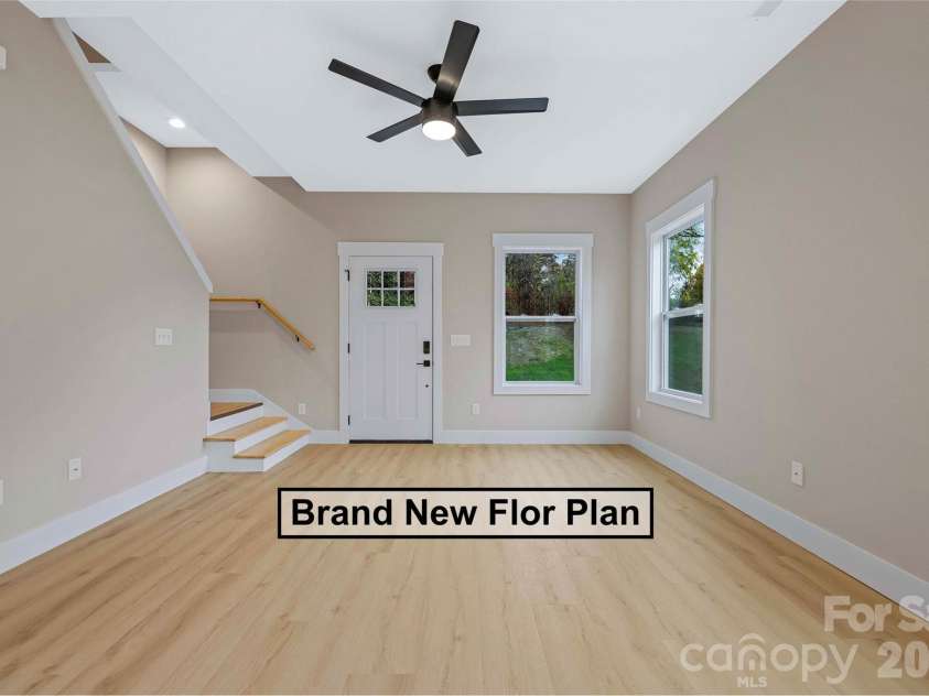 497 Waters Road, Hendersonville, NC 28792.  MLS# CAR4341564, YatesRealty ID 5792. 