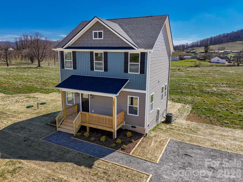 497 Waters Road, Hendersonville, NC 28792.  MLS# CAR4341564, YatesRealty ID 5792. 
