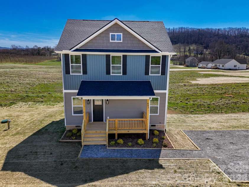 497 Waters Road, Hendersonville, NC 28792.  MLS# CAR4341564, YatesRealty ID 5792. 