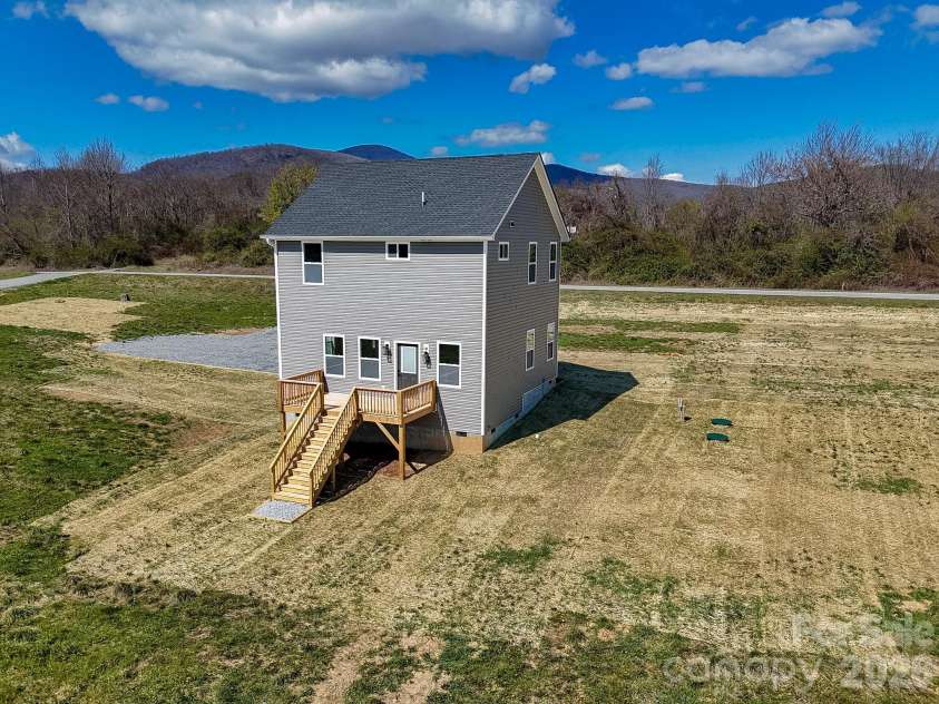 497 Waters Road, Hendersonville, NC 28792.  MLS# CAR4341564, YatesRealty ID 5792. 