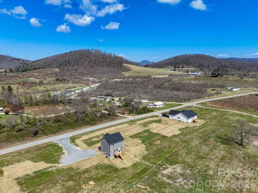 497 Waters Road, Hendersonville, NC 28792.  MLS# CAR4341564, YatesRealty ID 5792. 