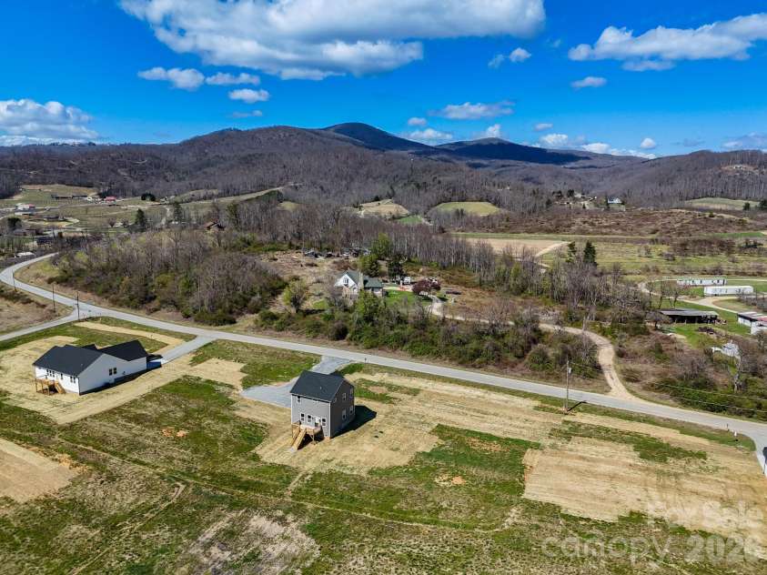497 Waters Road, Hendersonville, NC 28792.  MLS# CAR4341564, YatesRealty ID 5792. 
