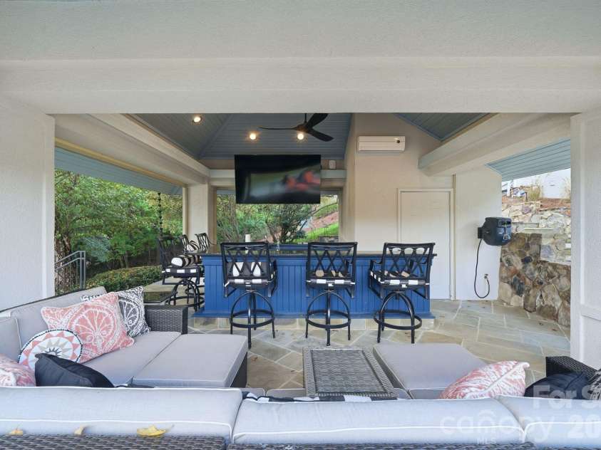 47 Hamiltons Ferry Road, Lake Wylie, SC 29710.  MLS# CAR4436465, YatesRealty ID 57921. 