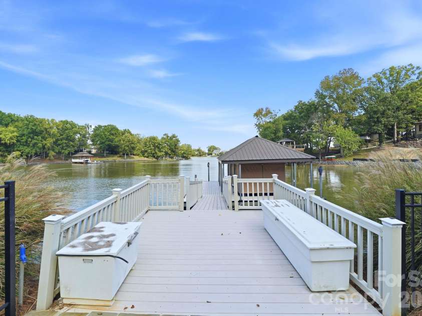 47 Hamiltons Ferry Road, Lake Wylie, SC 29710.  MLS# CAR4436465, YatesRealty ID 57921. 