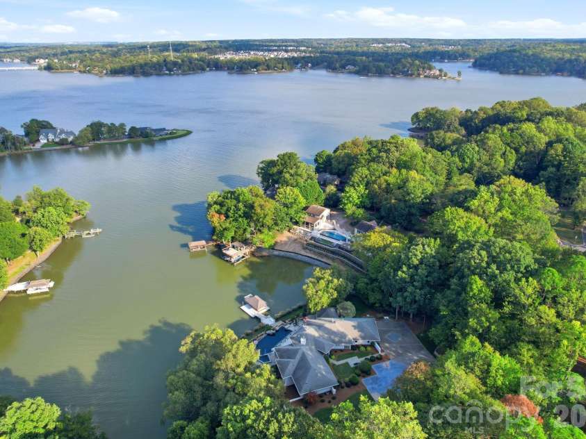 47 Hamiltons Ferry Road, Lake Wylie, SC 29710.  MLS# CAR4436465, YatesRealty ID 57921. 