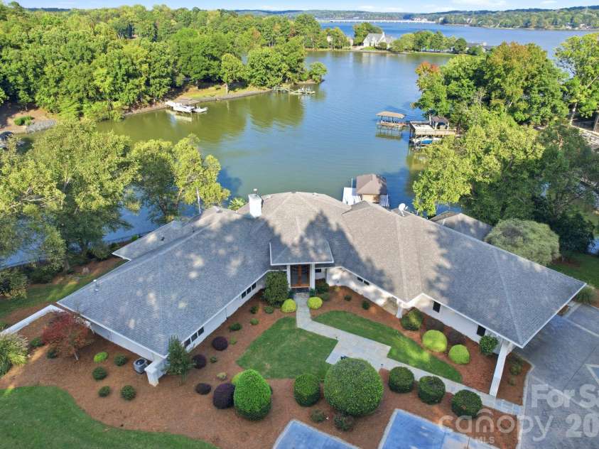47 Hamiltons Ferry Road, Lake Wylie, SC 29710.  MLS# CAR4436465, YatesRealty ID 57921. 