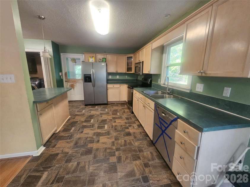 7313 Veranda Drive, Waxhaw, NC 28173.  MLS# CAR4436224, YatesRealty ID 57923. 