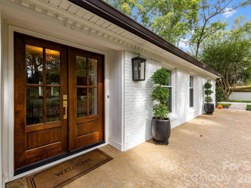 4015 Oldfield Road, Charlotte, NC 28226.  MLS# CAR4436144, YatesRealty ID 57924. 