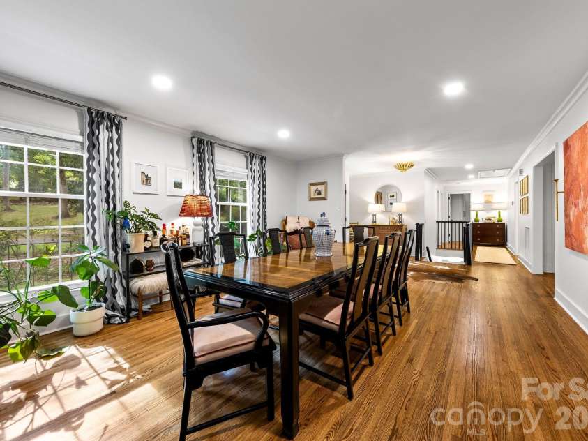 4015 Oldfield Road, Charlotte, NC 28226.  MLS# CAR4436144, YatesRealty ID 57924. 