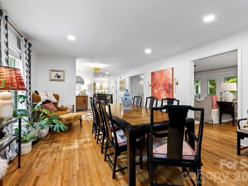 4015 Oldfield Road, Charlotte, NC 28226.  MLS# CAR4436144, YatesRealty ID 57924. 