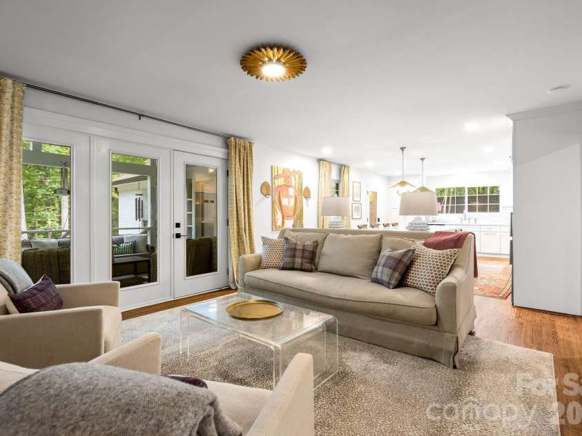 4015 Oldfield Road, Charlotte, NC 28226.  MLS# CAR4436144, YatesRealty ID 57924. 