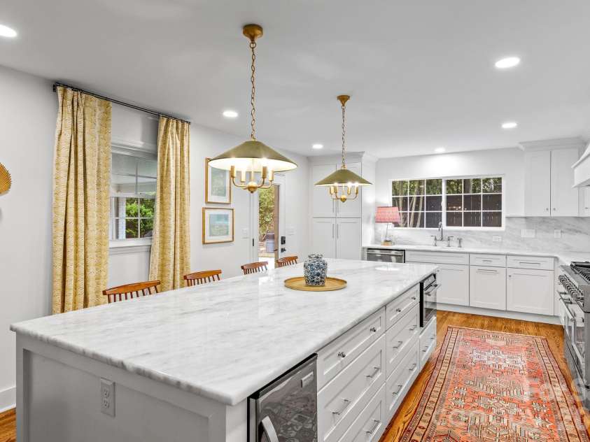 4015 Oldfield Road, Charlotte, NC 28226.  MLS# CAR4436144, YatesRealty ID 57924. 