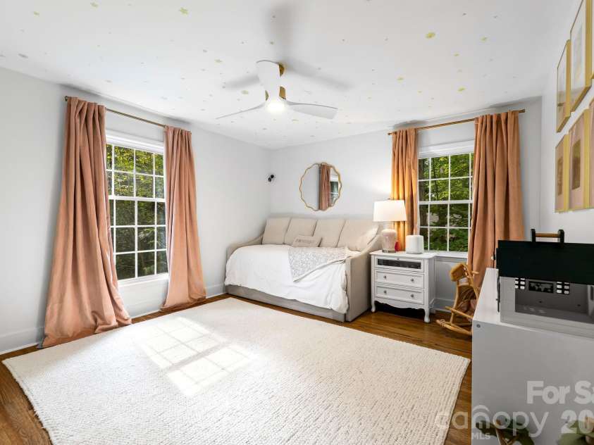4015 Oldfield Road, Charlotte, NC 28226.  MLS# CAR4436144, YatesRealty ID 57924. 