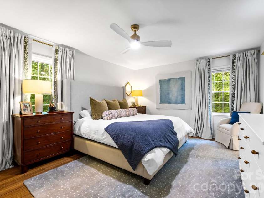 4015 Oldfield Road, Charlotte, NC 28226.  MLS# CAR4436144, YatesRealty ID 57924. 