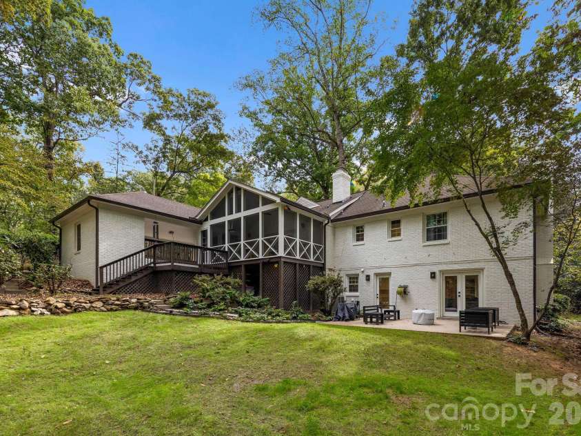 4015 Oldfield Road, Charlotte, NC 28226.  MLS# CAR4436144, YatesRealty ID 57924. 