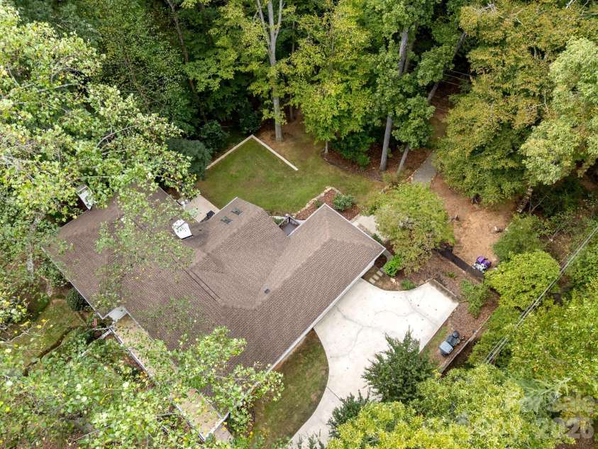 4015 Oldfield Road, Charlotte, NC 28226.  MLS# CAR4436144, YatesRealty ID 57924. 