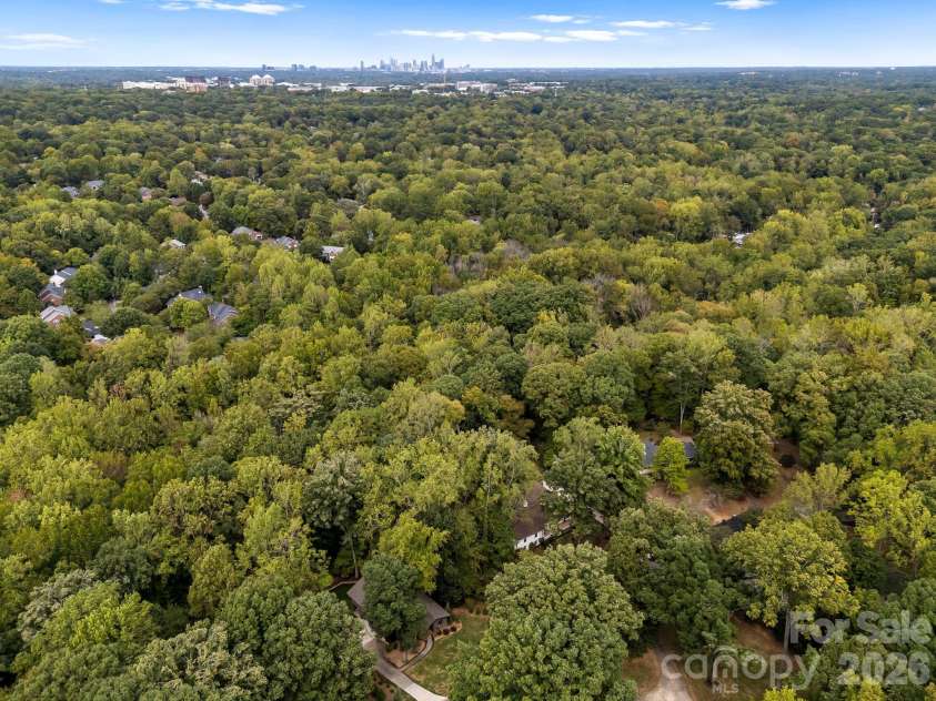 4015 Oldfield Road, Charlotte, NC 28226.  MLS# CAR4436144, YatesRealty ID 57924. 