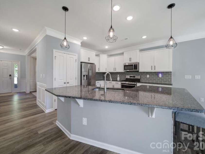 129 Lantern Acres Drive, Mooresville, NC 28115.  MLS# CAR4436016, YatesRealty ID 57927. 