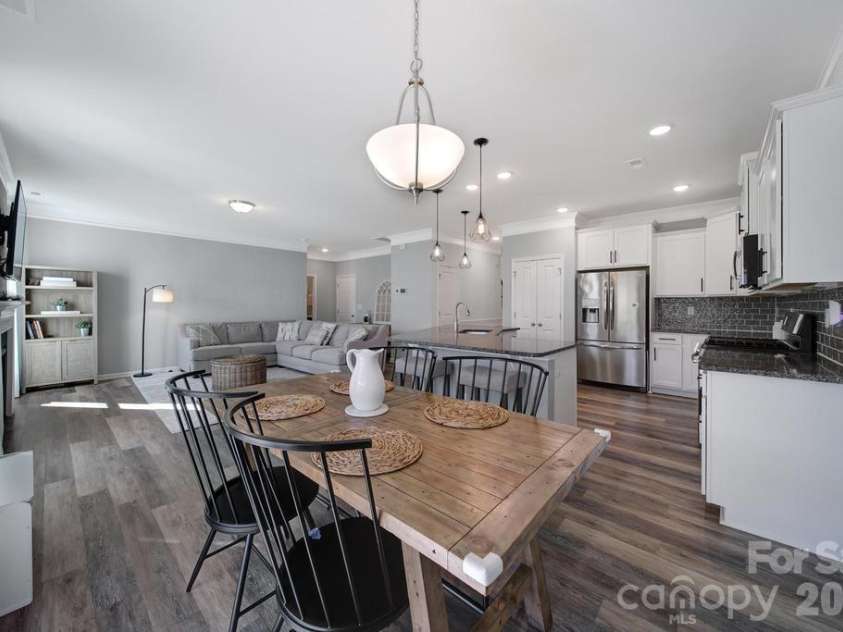 129 Lantern Acres Drive, Mooresville, NC 28115.  MLS# CAR4436016, YatesRealty ID 57927. 