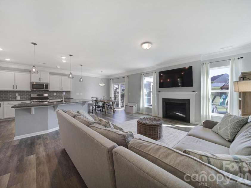 129 Lantern Acres Drive, Mooresville, NC 28115.  MLS# CAR4436016, YatesRealty ID 57927. 