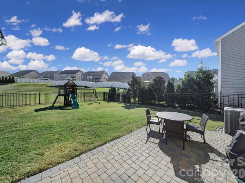 129 Lantern Acres Drive, Mooresville, NC 28115.  MLS# CAR4436016, YatesRealty ID 57927. 