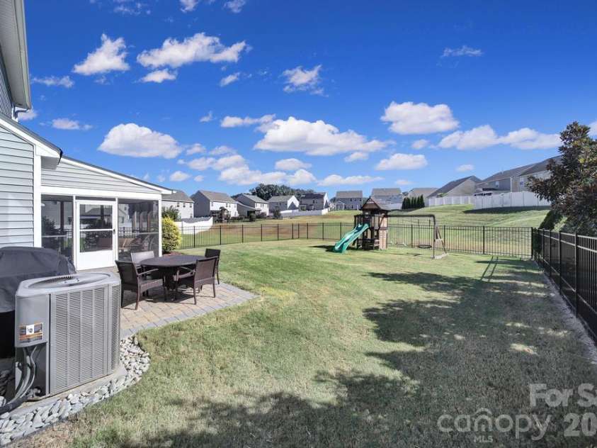 129 Lantern Acres Drive, Mooresville, NC 28115.  MLS# CAR4436016, YatesRealty ID 57927. 