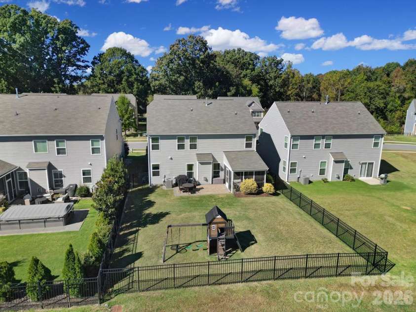 129 Lantern Acres Drive, Mooresville, NC 28115.  MLS# CAR4436016, YatesRealty ID 57927. 