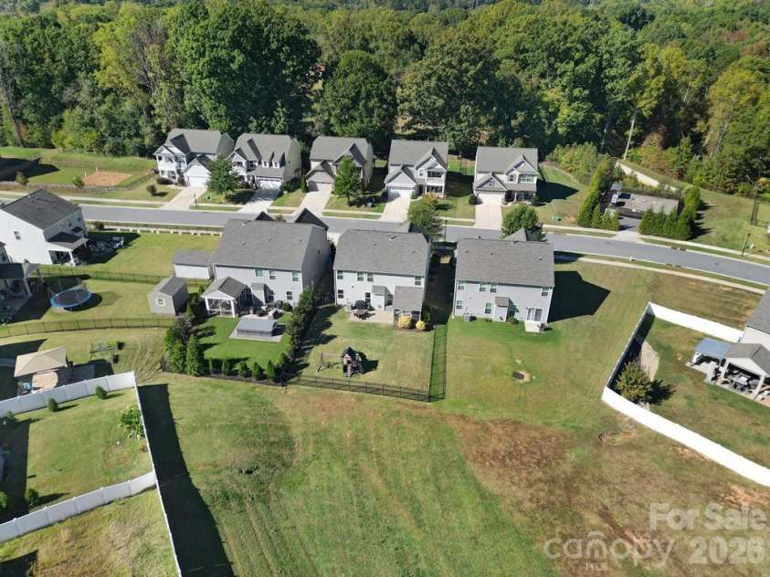 129 Lantern Acres Drive, Mooresville, NC 28115.  MLS# CAR4436016, YatesRealty ID 57927. 