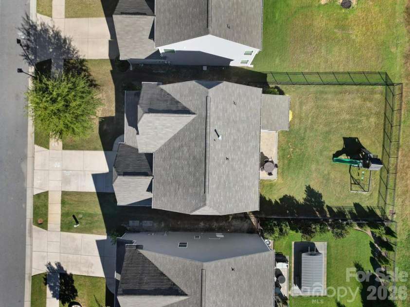 129 Lantern Acres Drive, Mooresville, NC 28115.  MLS# CAR4436016, YatesRealty ID 57927. 