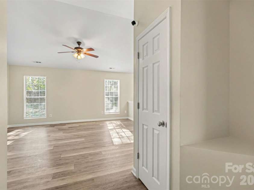 706 White Oak Lane, Matthews, NC 28104.  MLS# CAR4435983, YatesRealty ID 57928. 