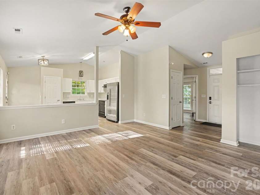 706 White Oak Lane, Matthews, NC 28104.  MLS# CAR4435983, YatesRealty ID 57928. 