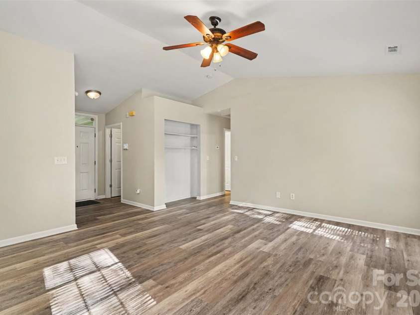 706 White Oak Lane, Matthews, NC 28104.  MLS# CAR4435983, YatesRealty ID 57928. 