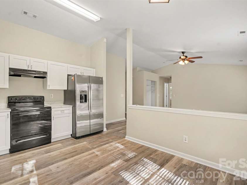 706 White Oak Lane, Matthews, NC 28104.  MLS# CAR4435983, YatesRealty ID 57928. 