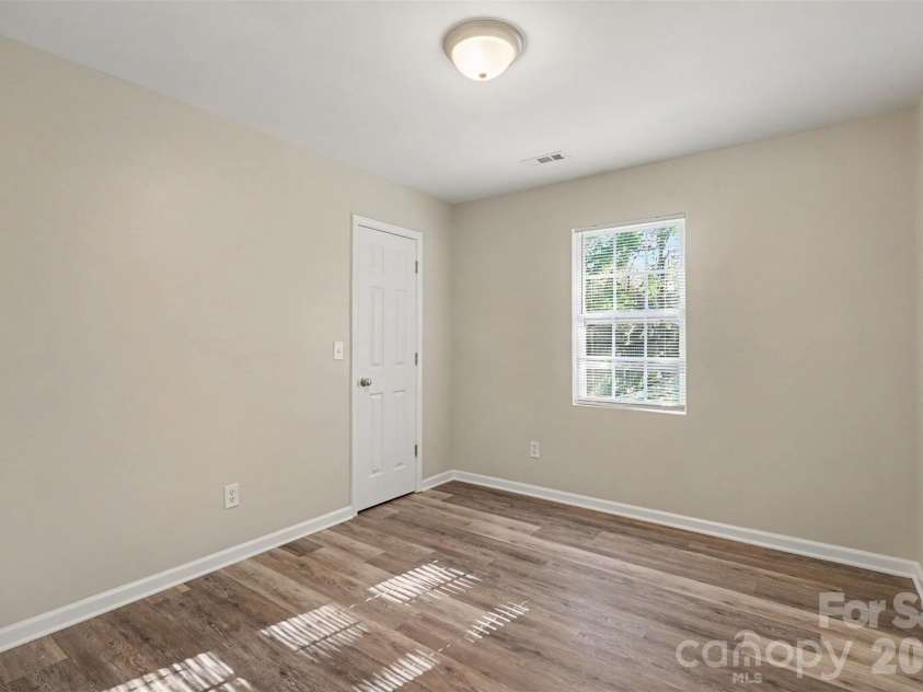 706 White Oak Lane, Matthews, NC 28104.  MLS# CAR4435983, YatesRealty ID 57928. 